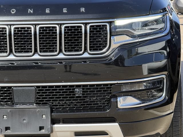 Used 2024 Jeep Wagoneer L Series II w/ Flexible Seating Group RWD image 8