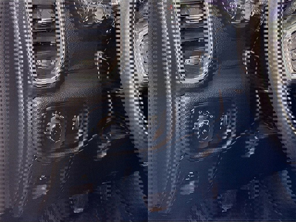 Used 2024 RAM 1500 Laramie image 4