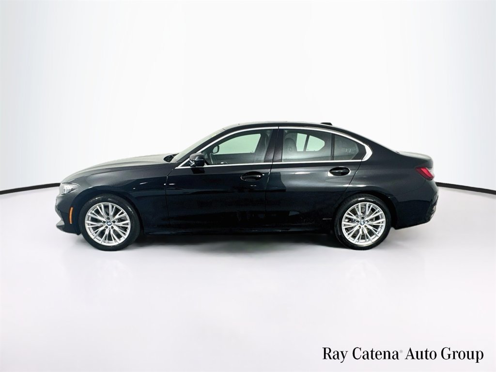 Used 2024 BMW 330i xDrive Sedan w/ Premium Package AWD/4WD image 4