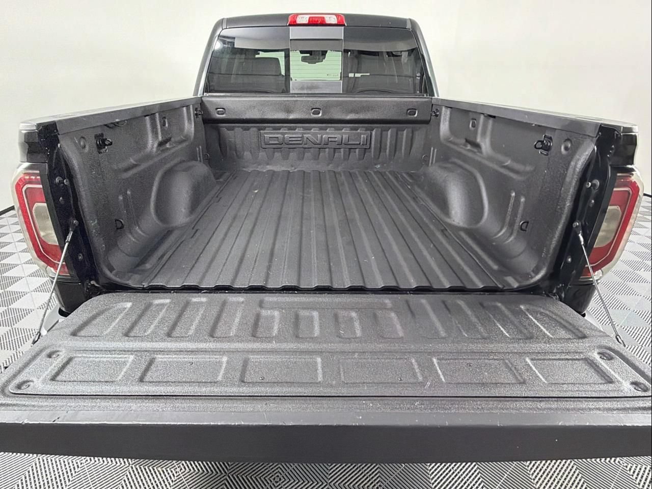 Used 2017 GMC Sierra 1500 Denali AWD/4WD image 45