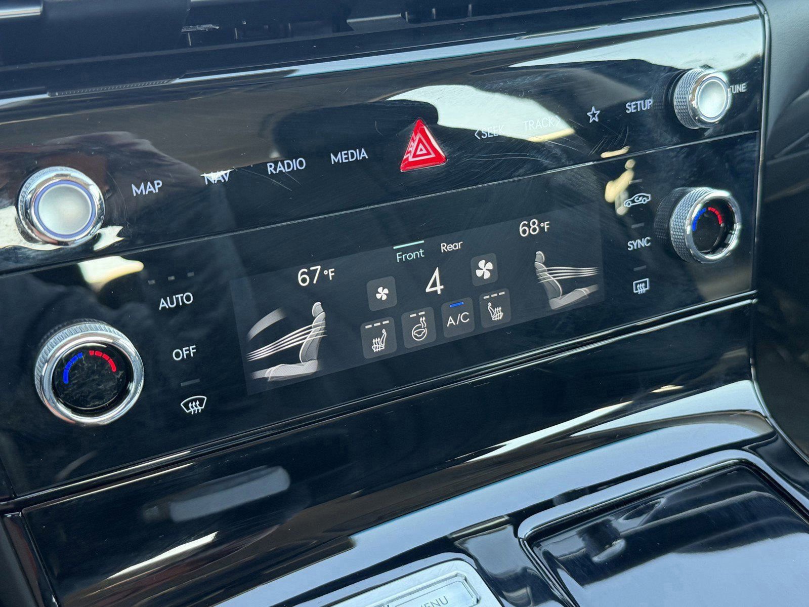 Used 2025 Genesis G80 2.5T image 27