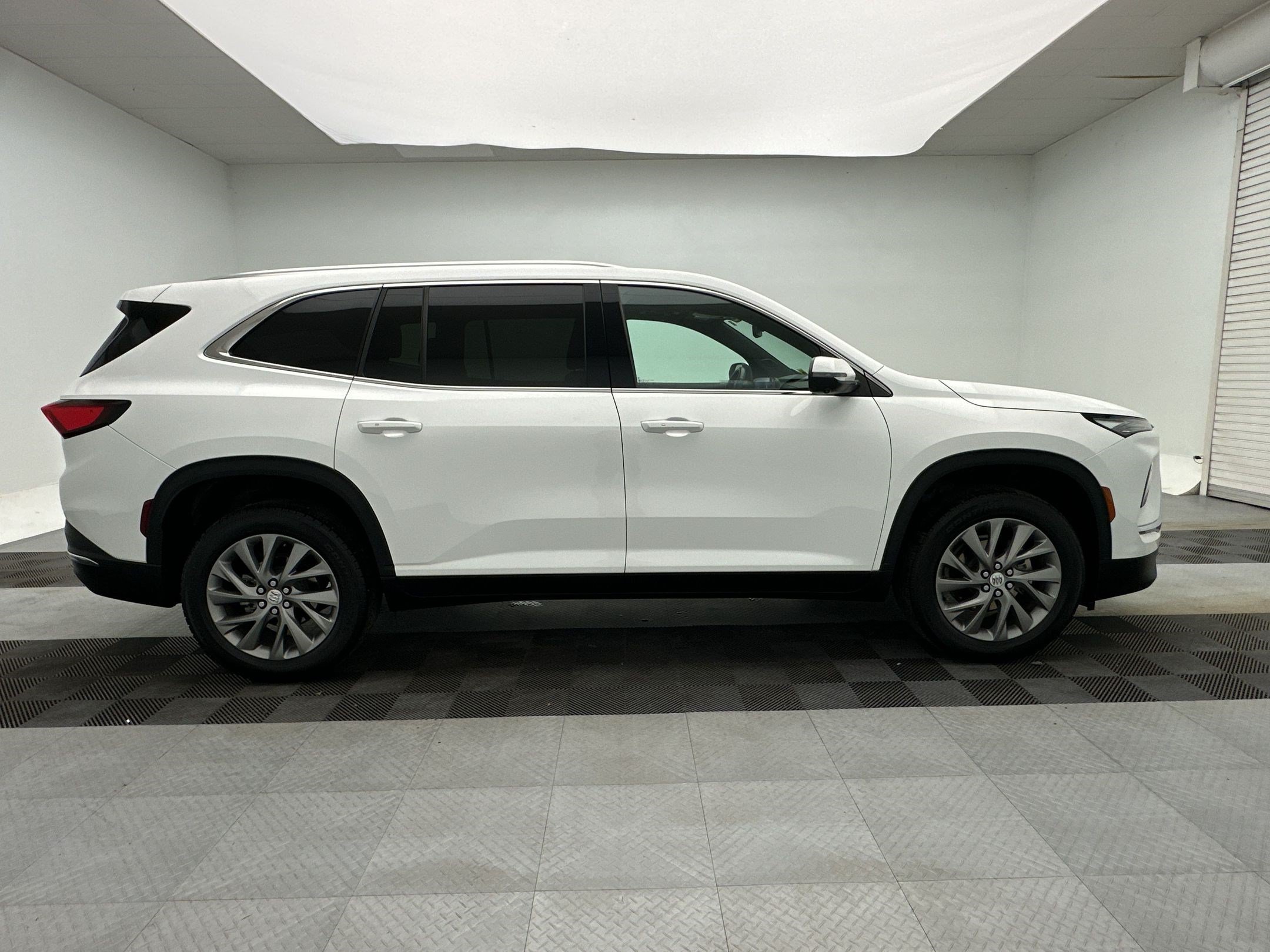 Certified 2025 Buick Enclave Preferred w/ Power Package AWD/4WD image 8
