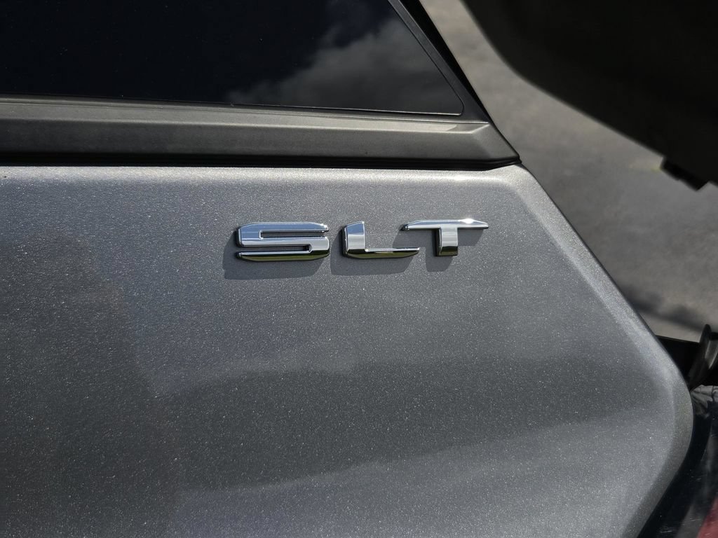 Used 2024 GMC Terrain SLT AWD/4WD image 8