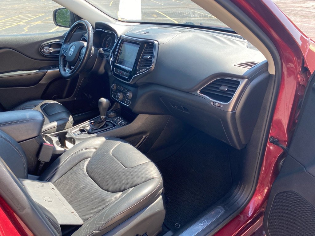 Used 2019 Jeep Cherokee Overland w/ Technology Group image 23