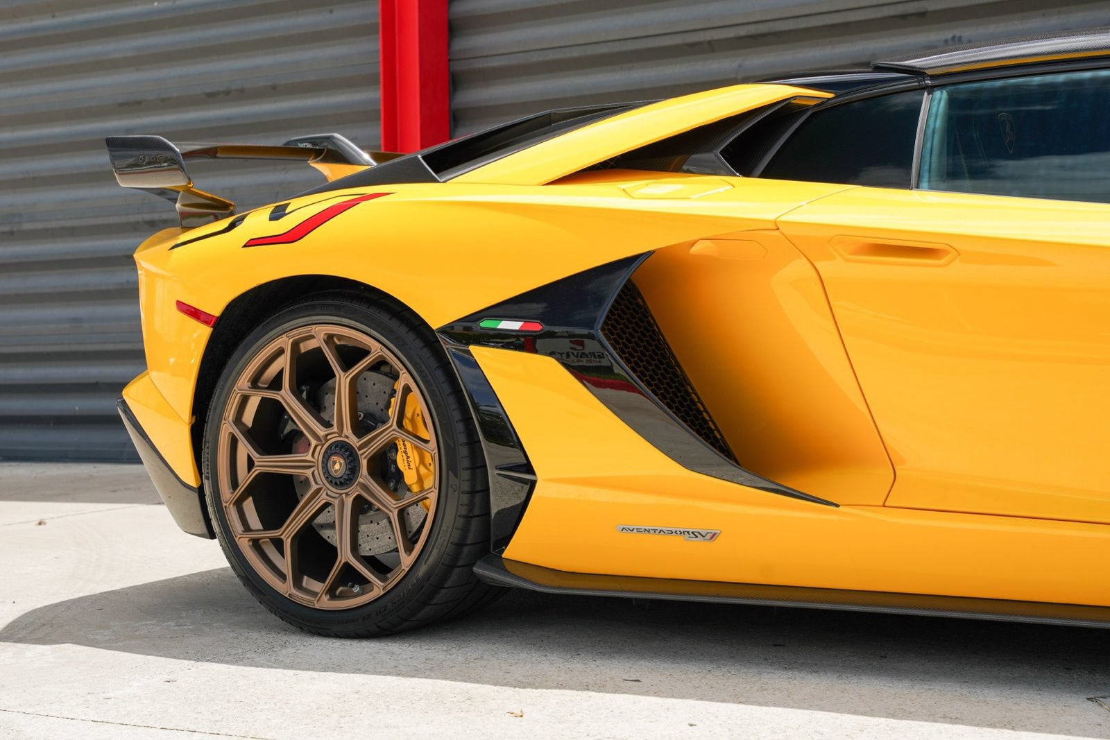 Used 2021 Lamborghini Aventador SVJ AWD/4WD image 7