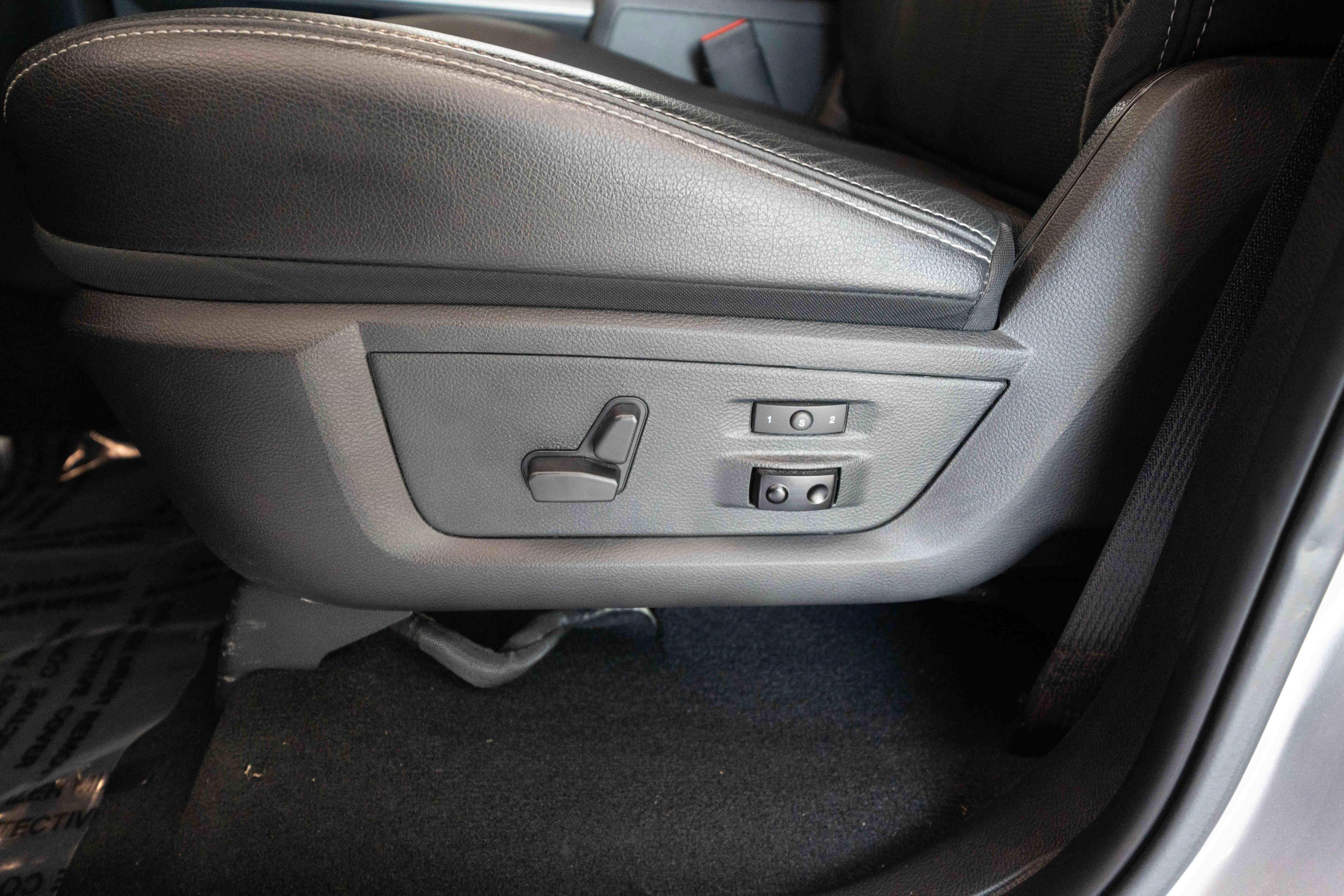 Used 2018 RAM 2500 Laramie w/ Sport Appearance Group AWD/4WD image 12