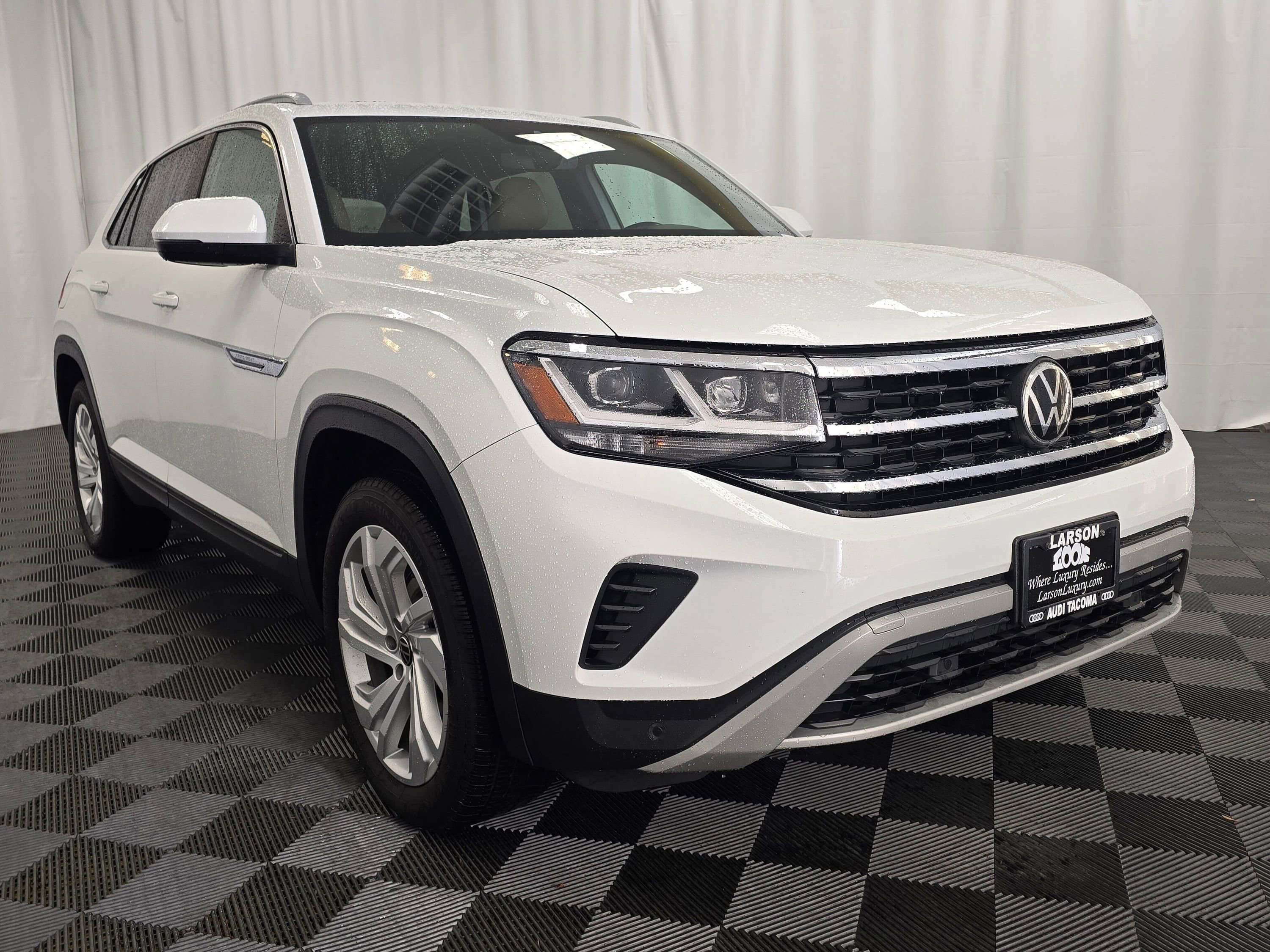Used 2020 Volkswagen Atlas Cross Sport SEL image 8