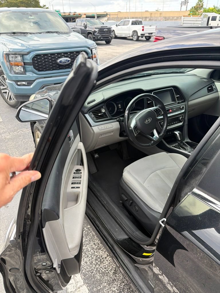 Used 2019 Hyundai Sonata SEL FWD image 2