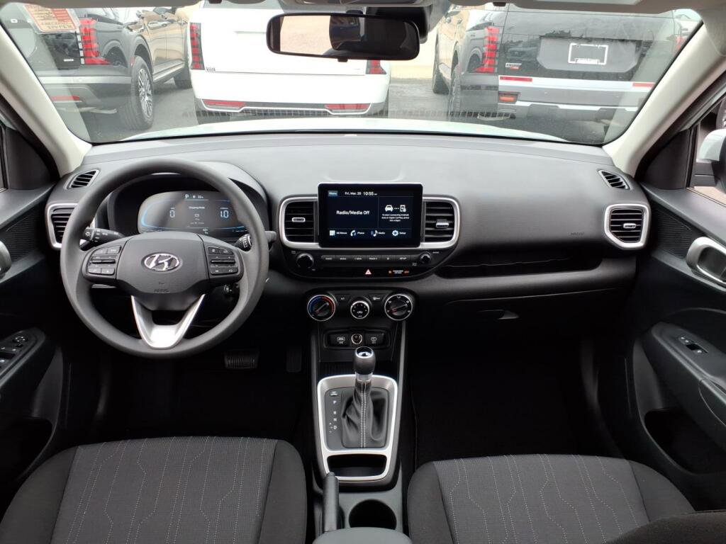 New 2026 Hyundai Venue SE image 8