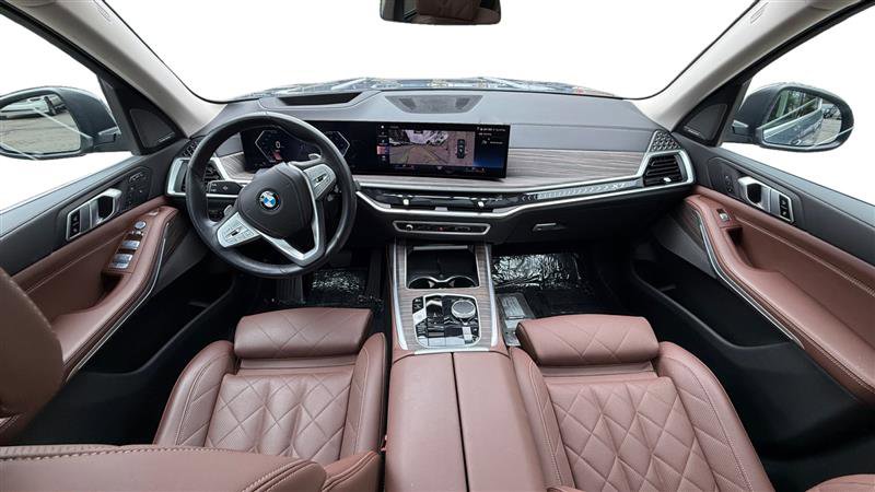 Used 2023 BMW X7 xDrive40i w/ Premium Package AWD/4WD image 12