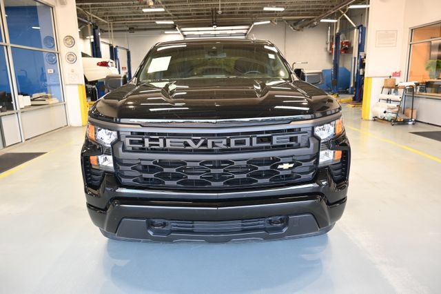Used 2024 Chevrolet Silverado 1500 Custom AWD/4WD image 2