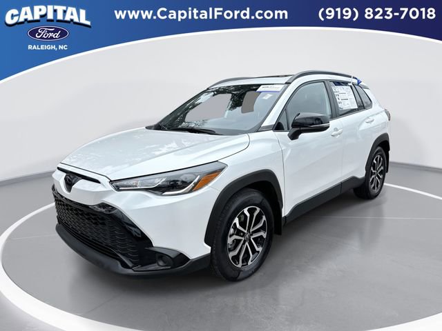 Used 2025 Toyota Corolla Cross SE w/ Moonroof Package image 1
