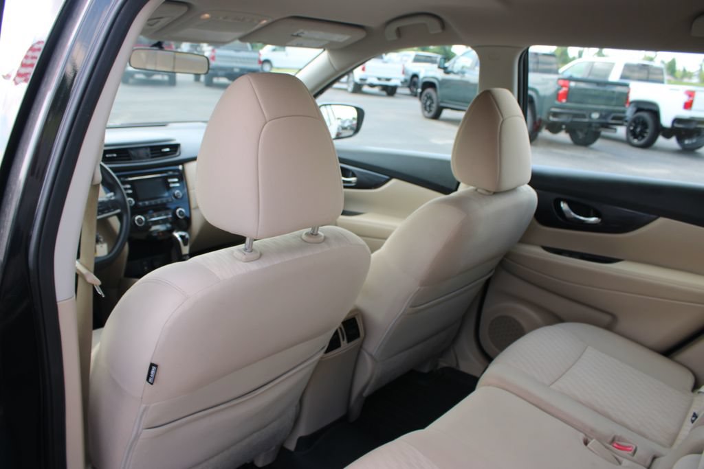 Used 2017 Nissan Rogue S FWD image 24