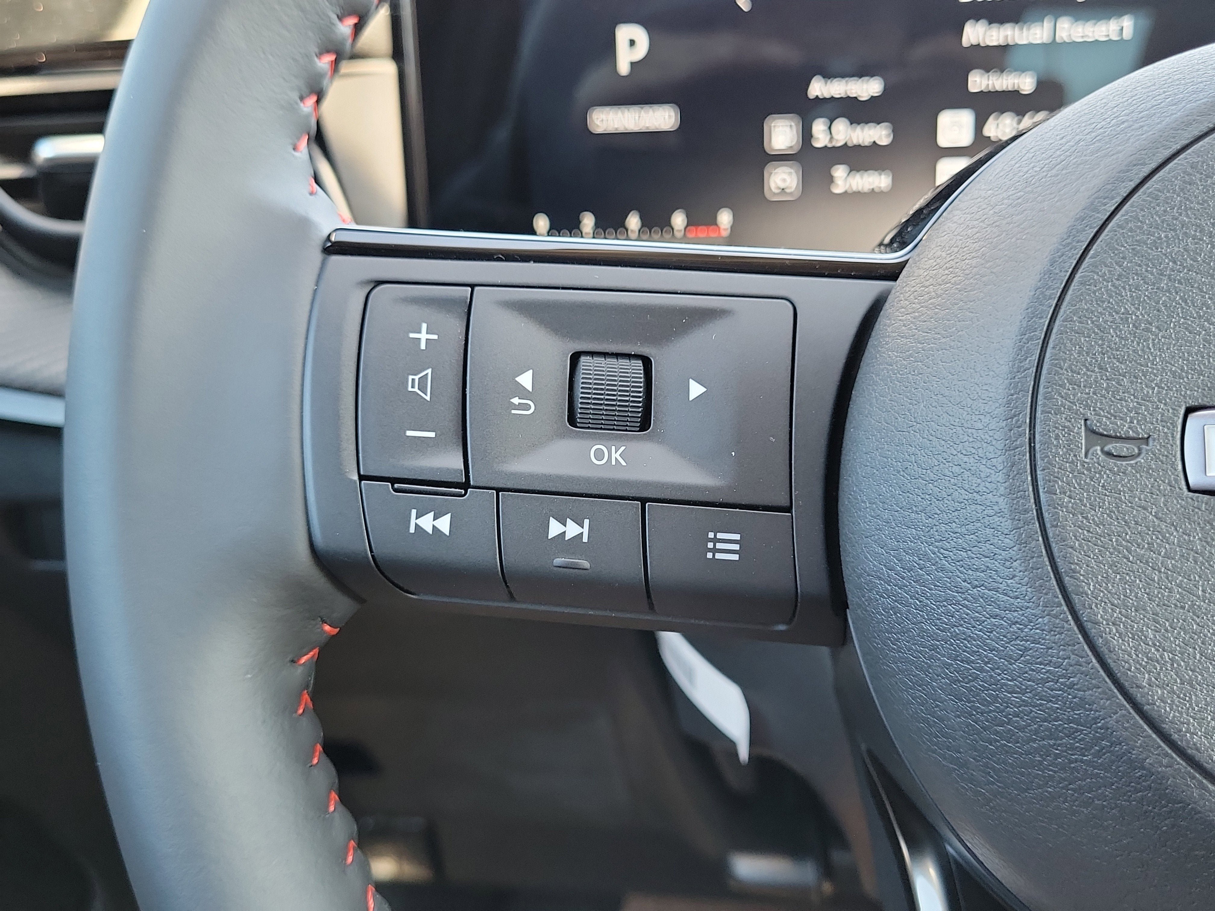New 2026 Nissan Kicks SR image 16