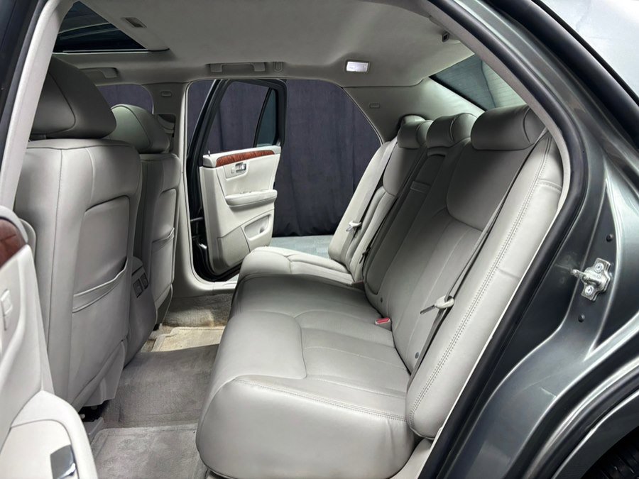 Used 2007 Cadillac DTS Luxury I w/ Sun And Sound Package image 33