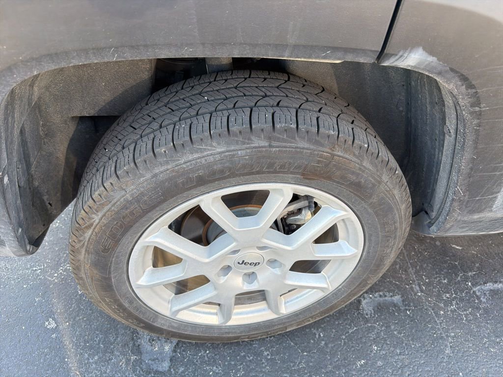 Used 2022 Jeep Renegade Latitude w/ Convenience Group image 11