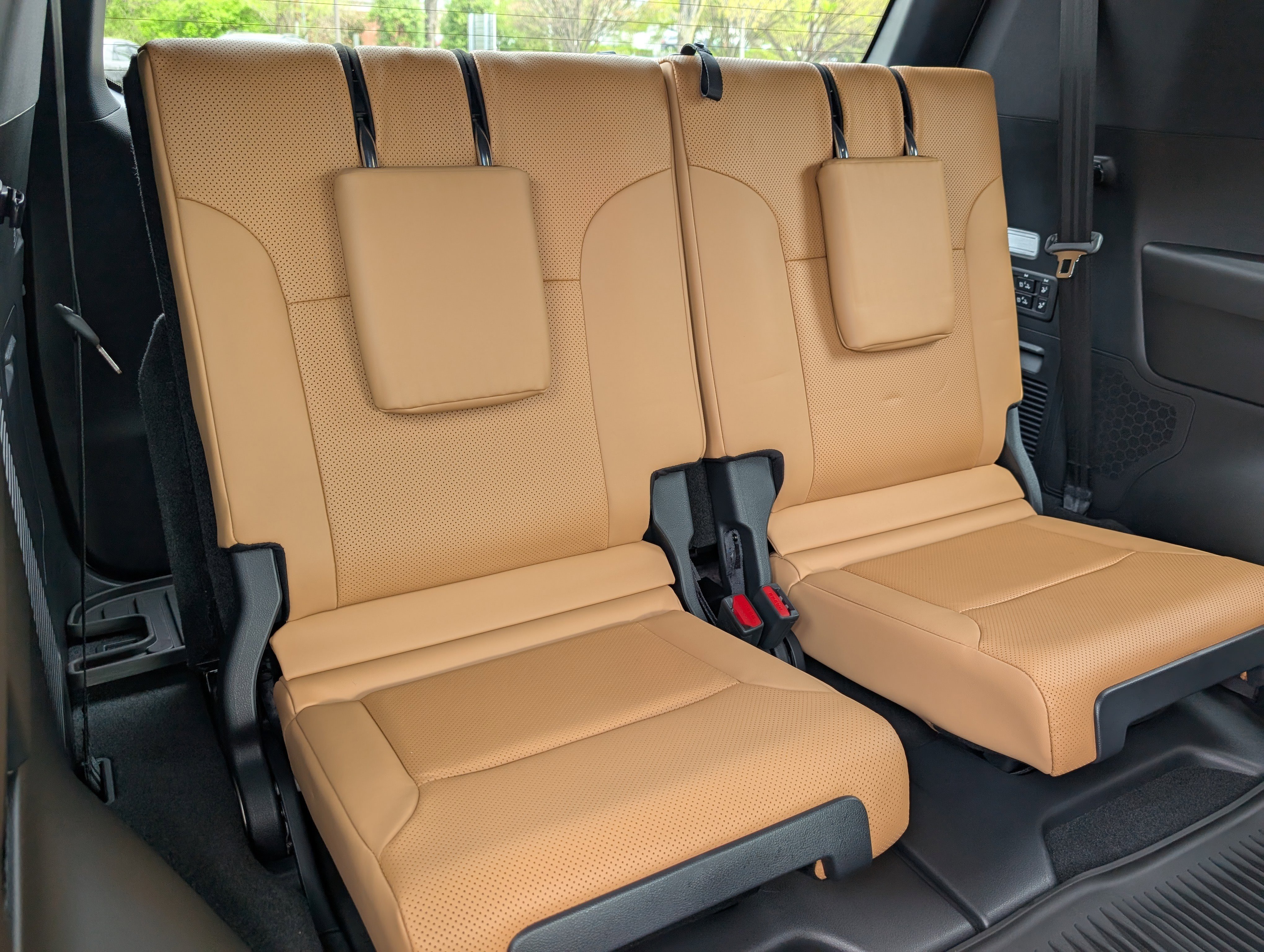 Used 2024 Lexus LX 600 4WD w/ Appearance Package image 13