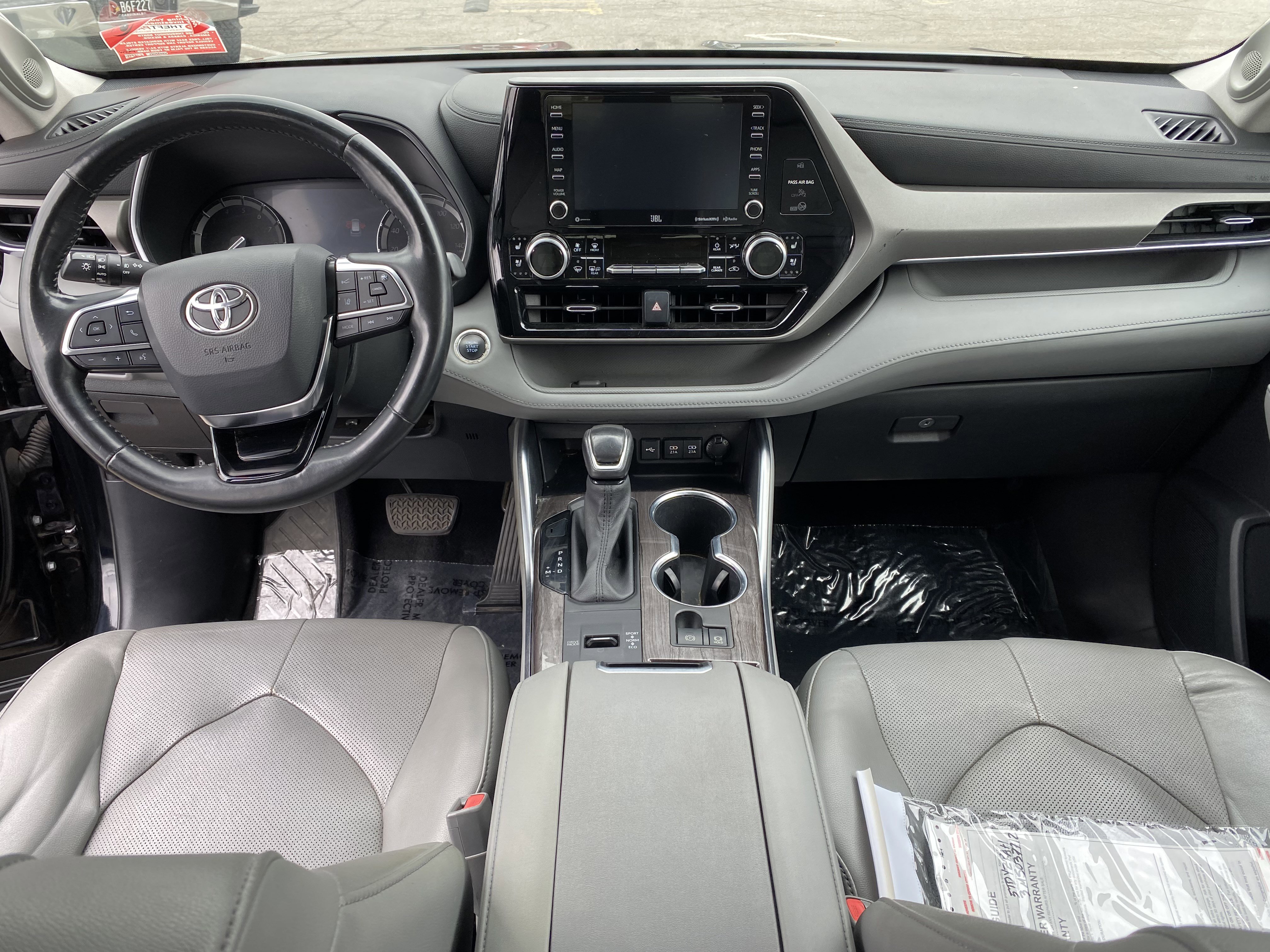 Used 2021 Toyota Highlander Limited image 22