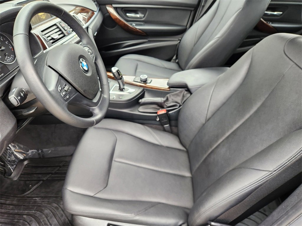 Used 2016 BMW 320i Sedan image 13