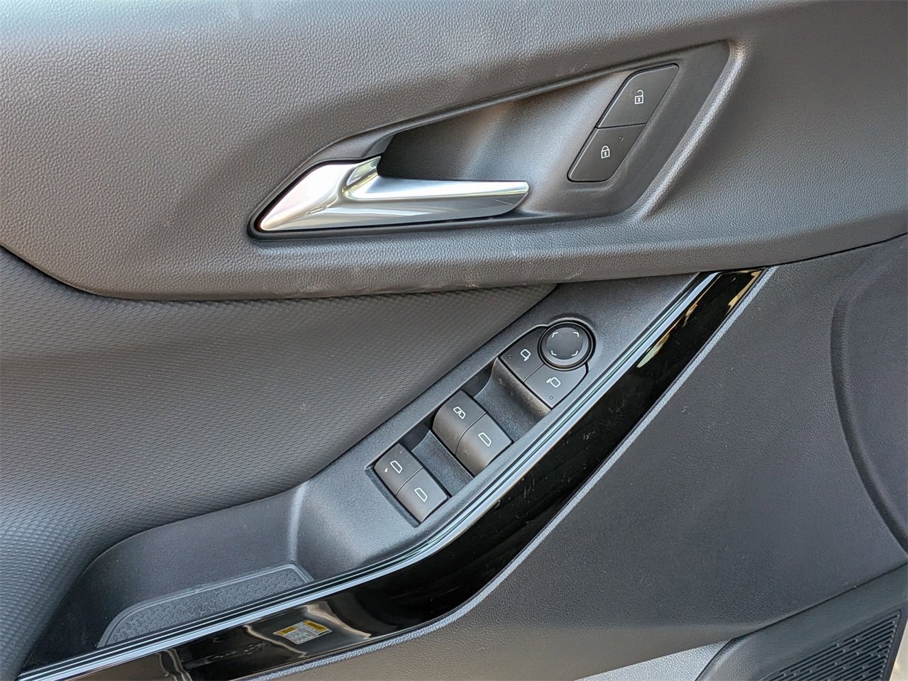 New 2026 Chevrolet Equinox LT image 8