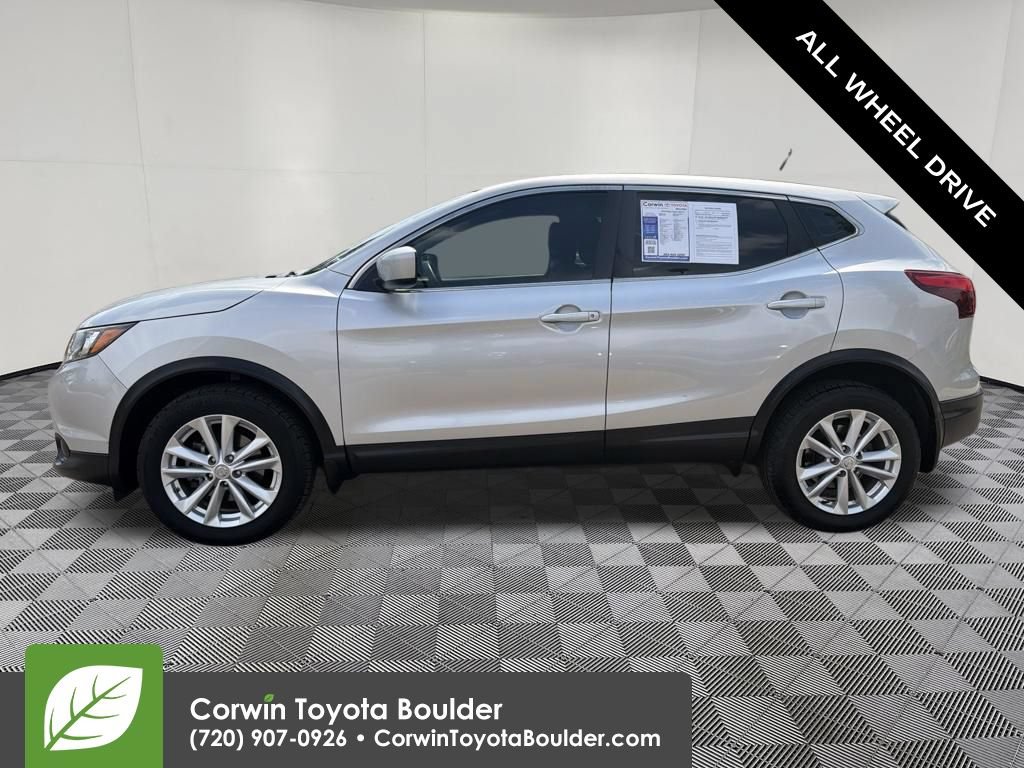 Used 2018 Nissan Rogue Sport S w/ S Appearance Package AWD/4WD image 4