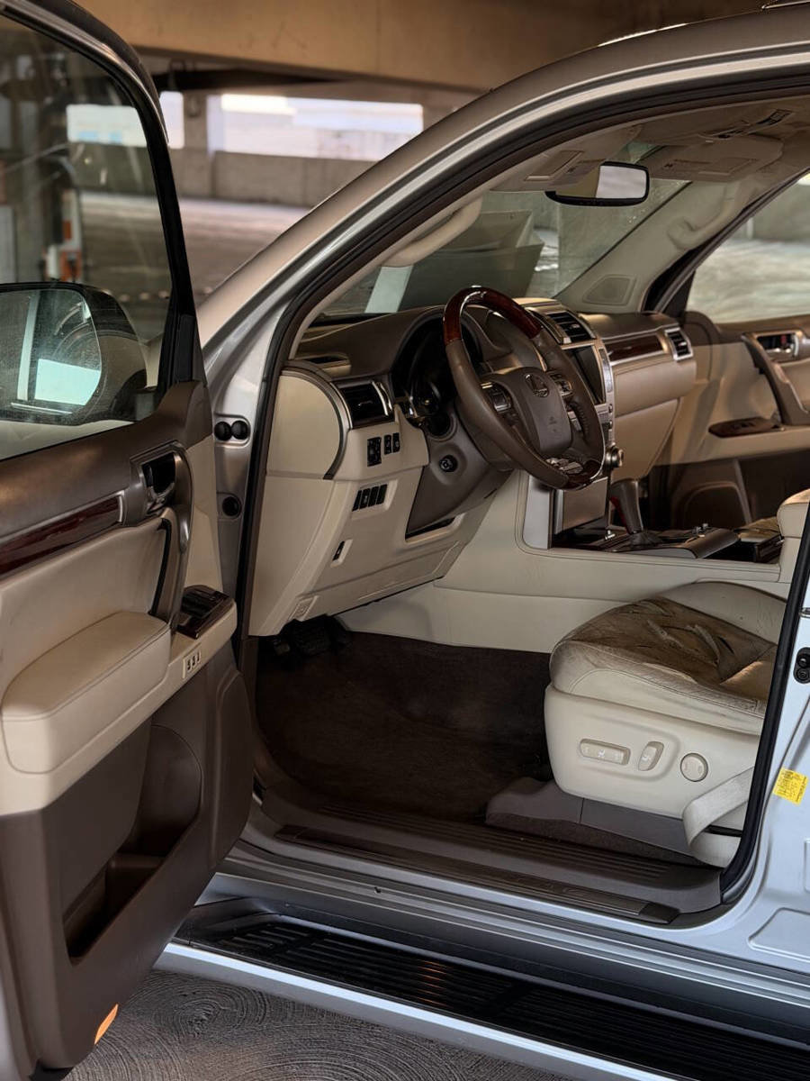 Used 2012 Lexus GX 460 image 10