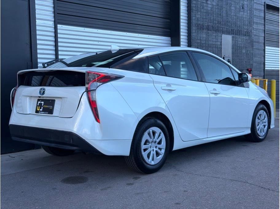 Used 2016 Toyota Prius Two w/ Preferred Accessory Package image 10