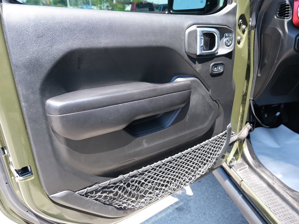 Used 2021 Jeep Wrangler Unlimited Rubicon w/ Dual Top Group AWD/4WD image 15
