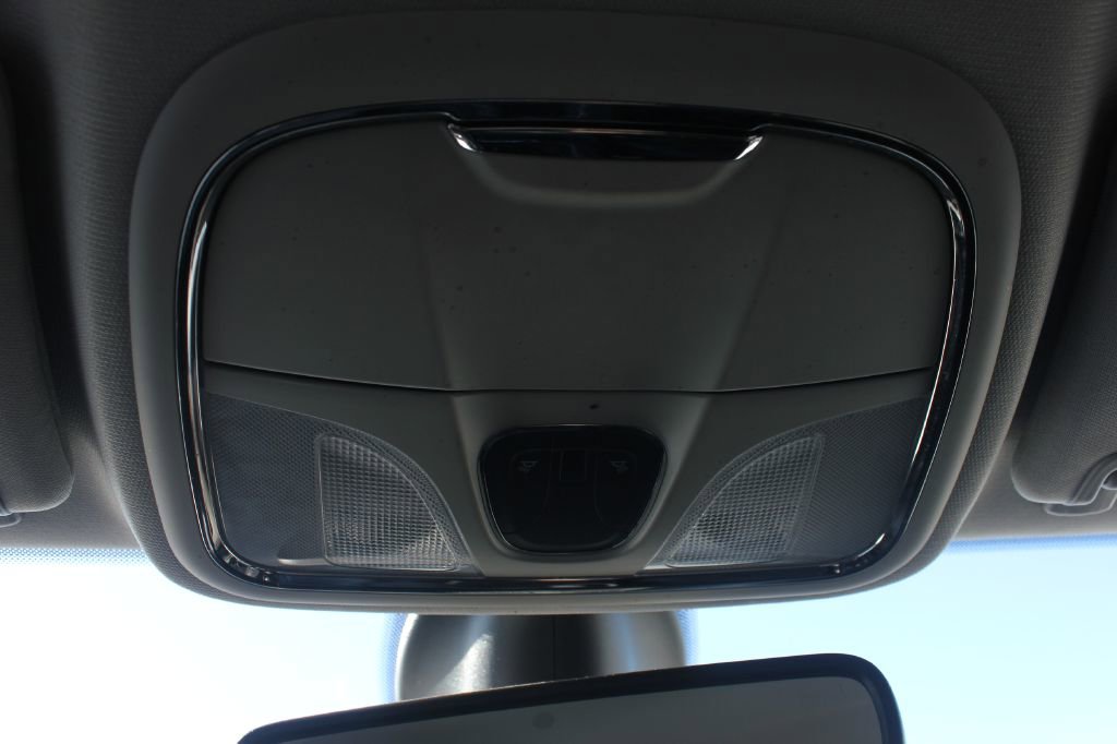 Used 2019 Jeep Cherokee Limited image 24