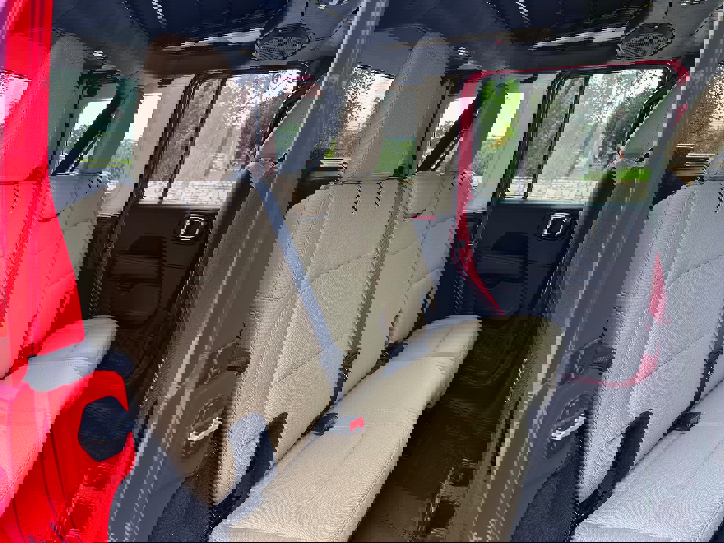 Used 2019 Jeep Wrangler Unlimited Sahara image 12