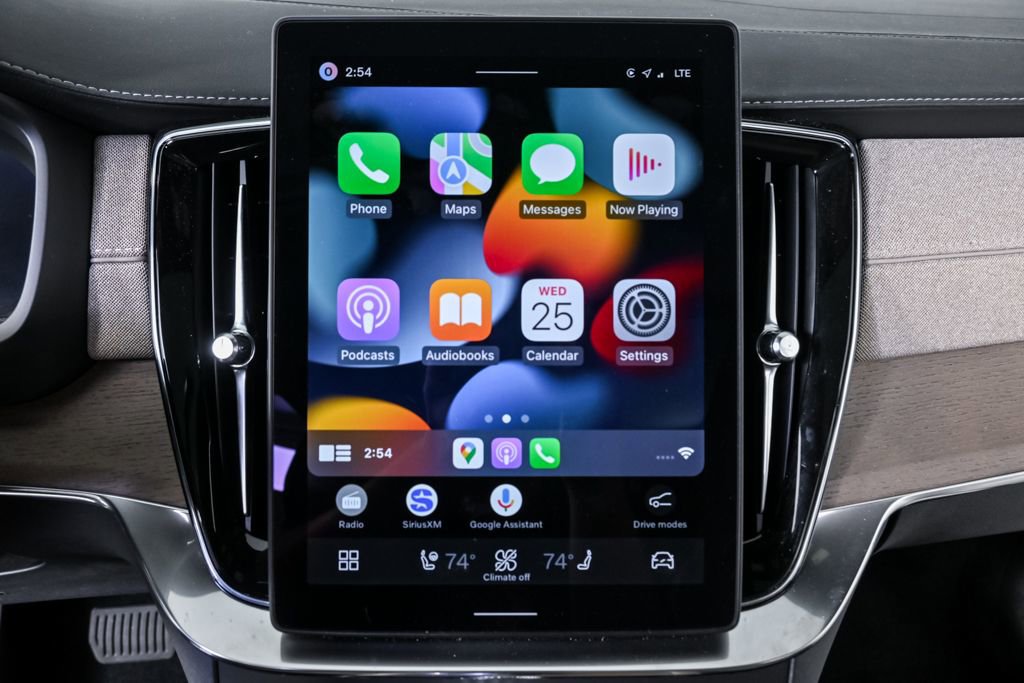 Certified 2026 Volvo XC90 B6 Plus w/ Protection Package Premier image 18