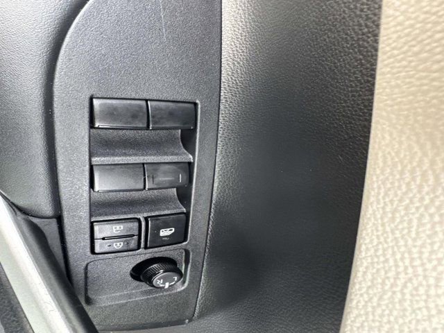 Certified 2024 Toyota Corolla Cross L image 8