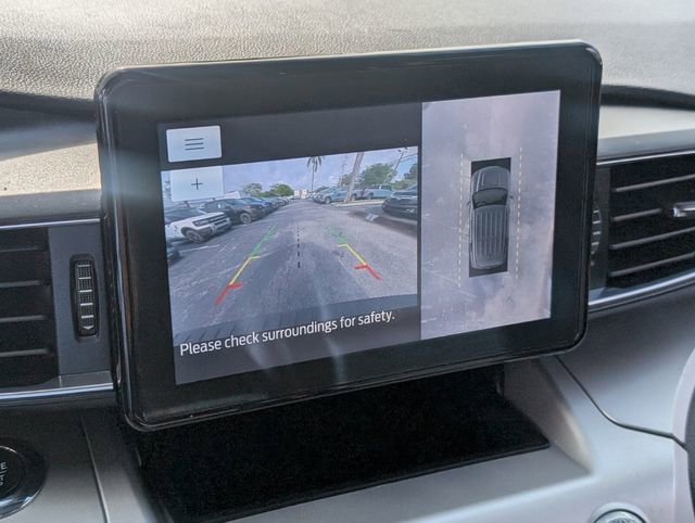 Used 2022 Ford Explorer XLT w/ Equipment Group 202A RWD image 22