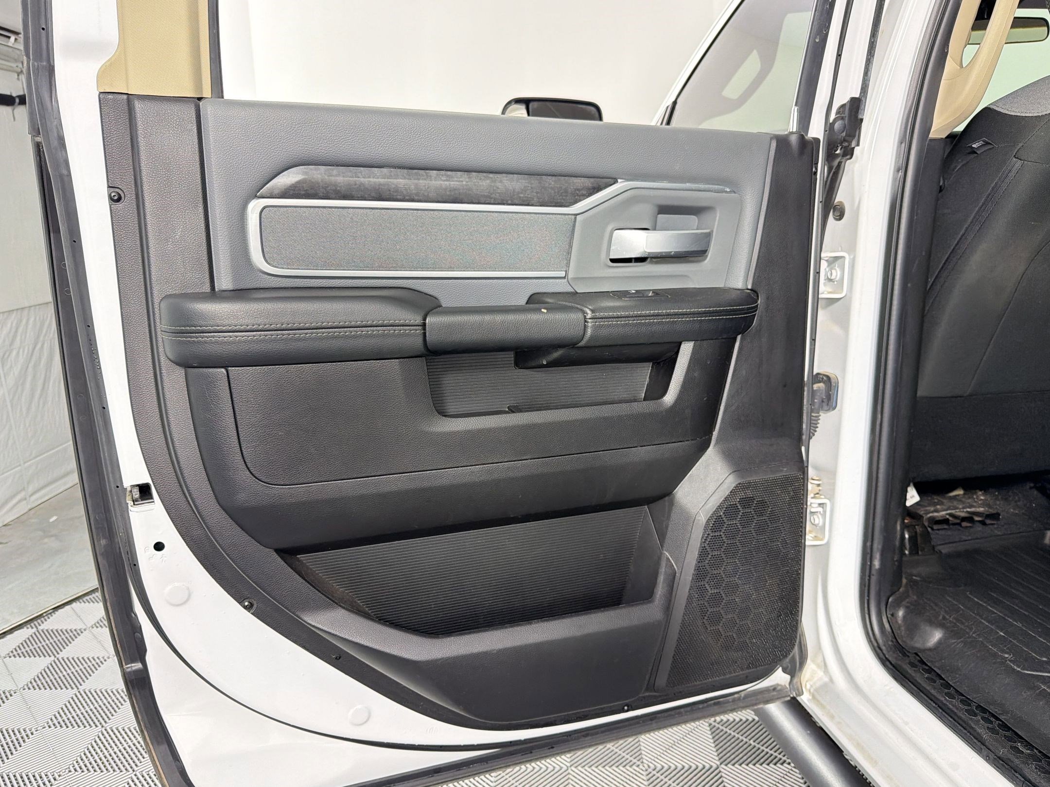 Used 2019 RAM 2500 Big Horn AWD/4WD image 25
