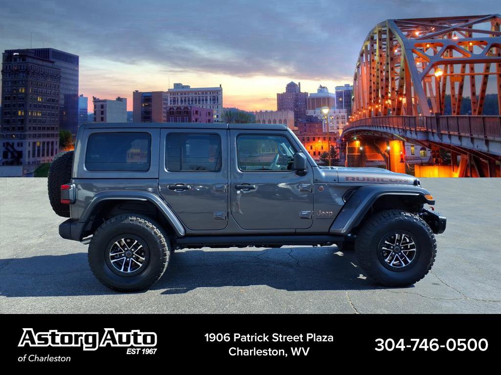 Used 2025 Jeep Wrangler Unlimited Rubicon AWD/4WD image 2
