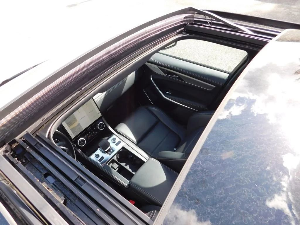Used 2025 Jaguar F-PACE R-Dynamic S AWD/4WD image 13