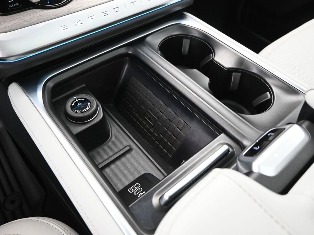 Certified 2025 Ford Expedition Max Platinum image 19