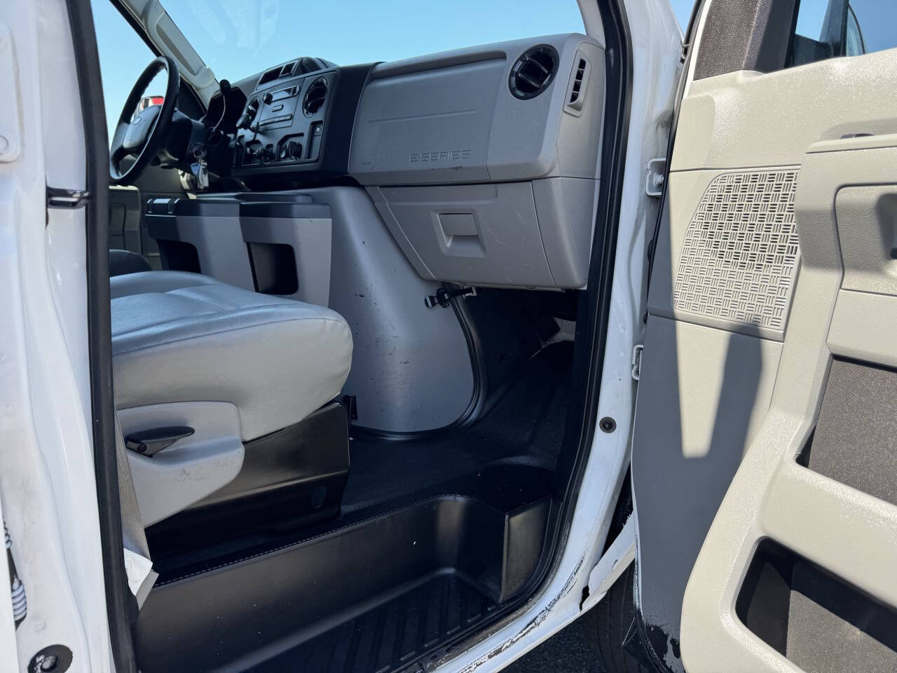 Used 2012 Ford E-250 and Econoline 250 w/ Commercial Cargo Van Pkg RWD image 32