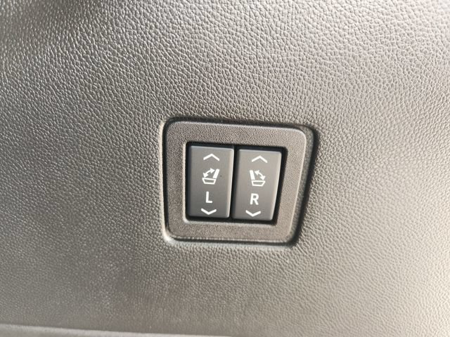 Used 2024 Chevrolet Traverse High Country FWD image 36