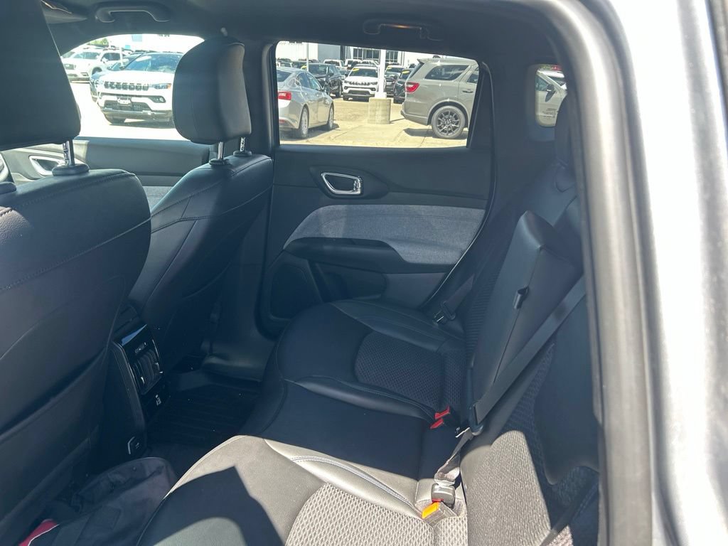 Certified 2023 Jeep Compass Latitude w/ Convenience Group AWD/4WD image 15