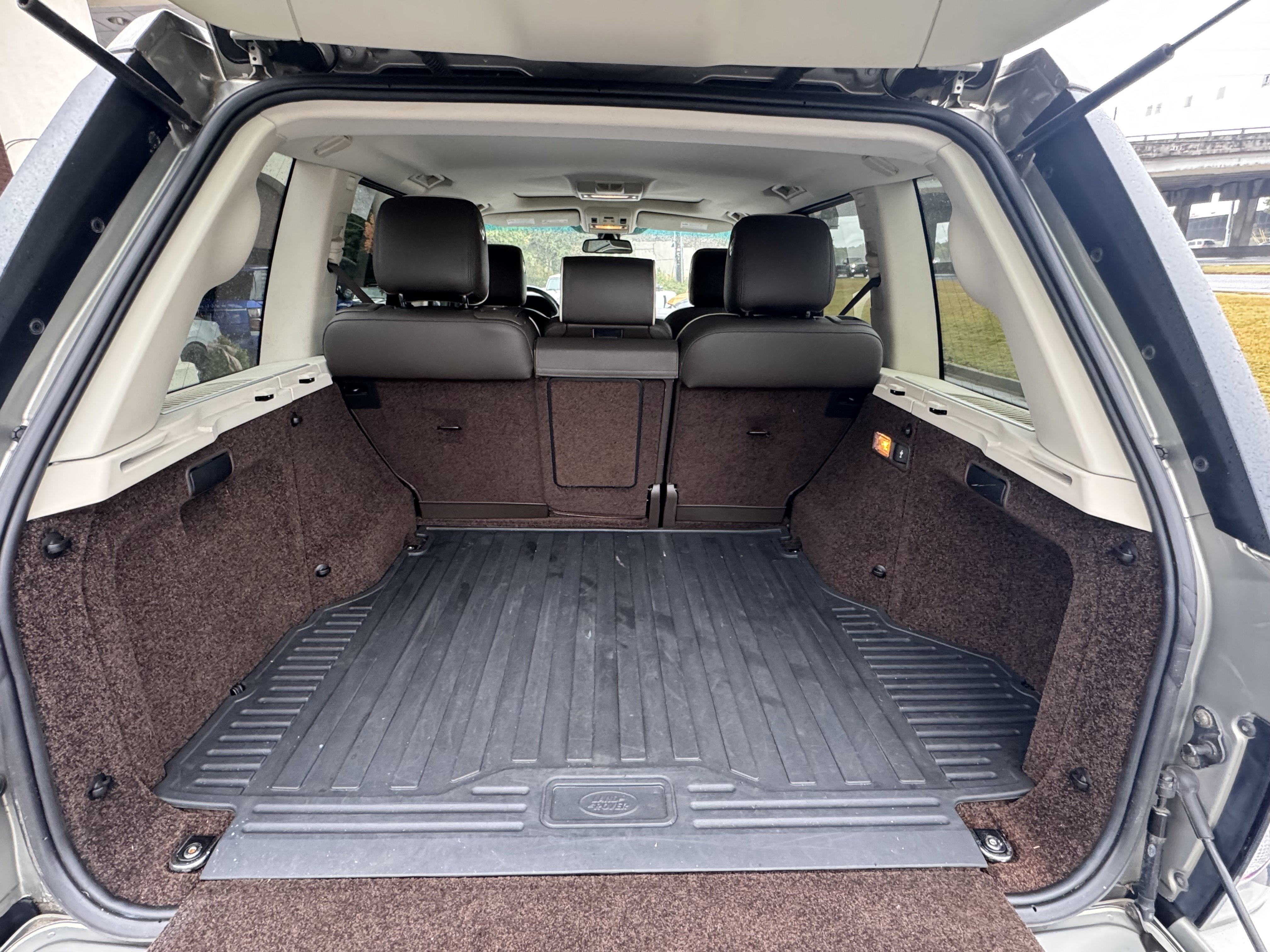 Used 2012 Land Rover Range Rover HSE image 29