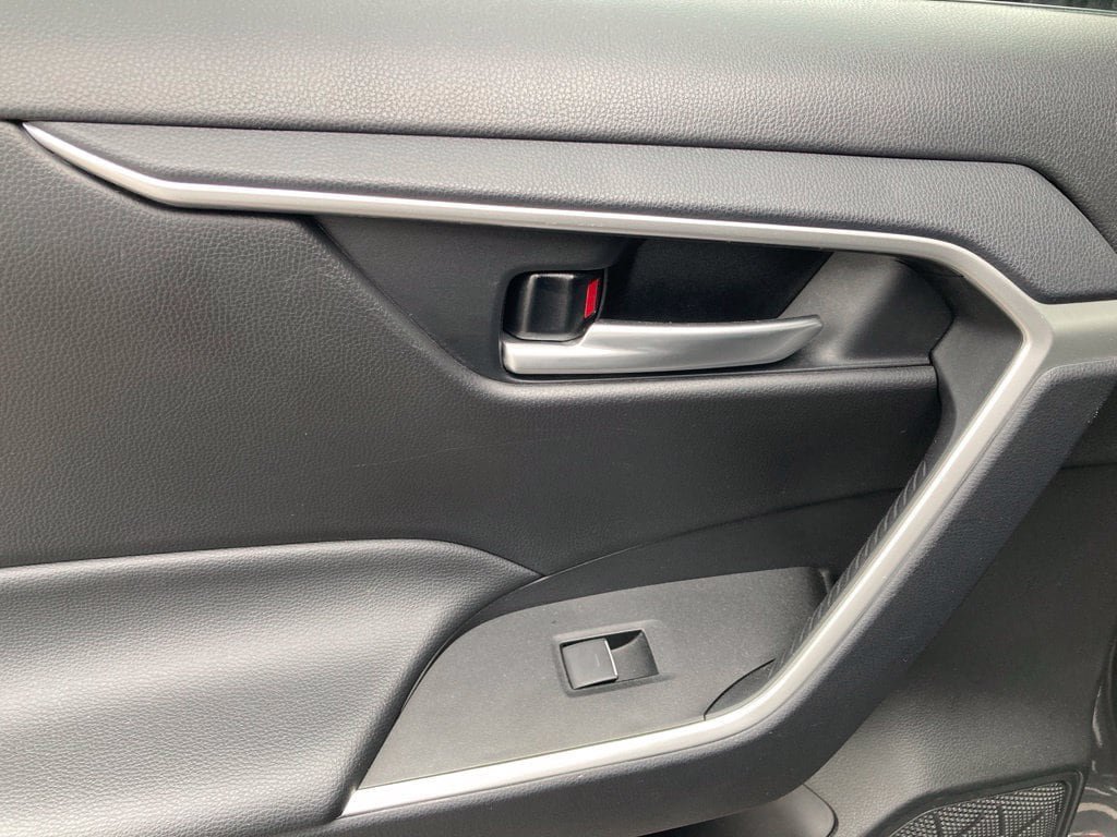 Certified 2025 Toyota RAV4 XLE FWD image 10