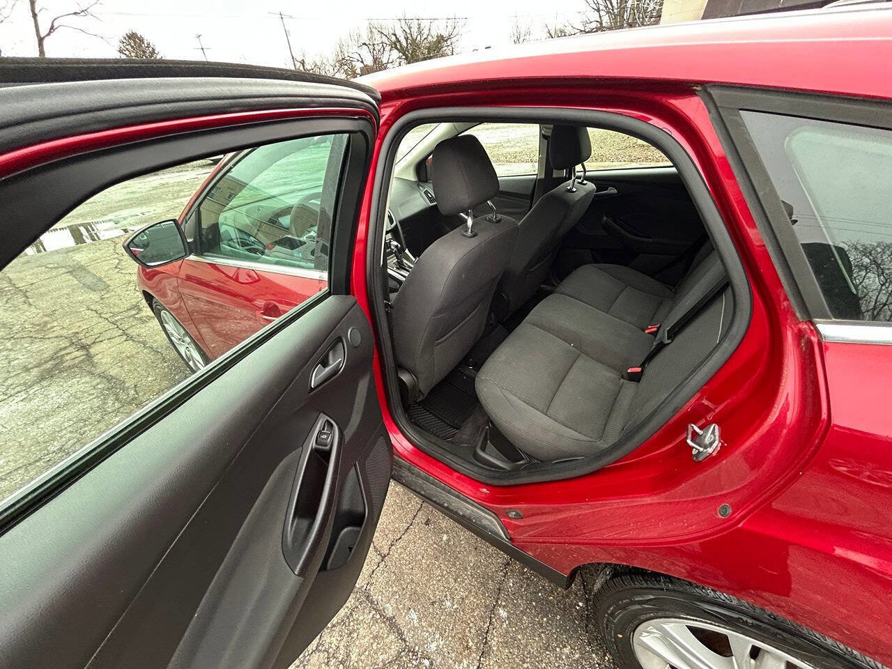 Used 2012 Ford Focus SEL image 7