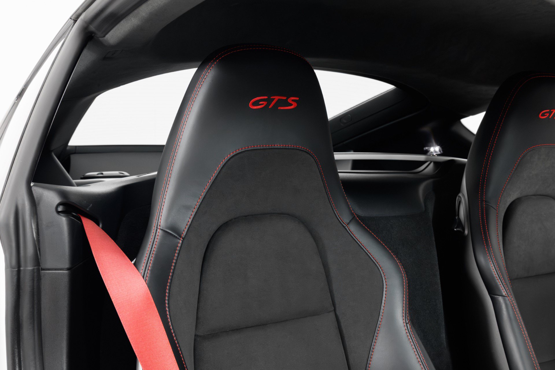 Used 2022 Porsche 718 Cayman GTS RWD image 38