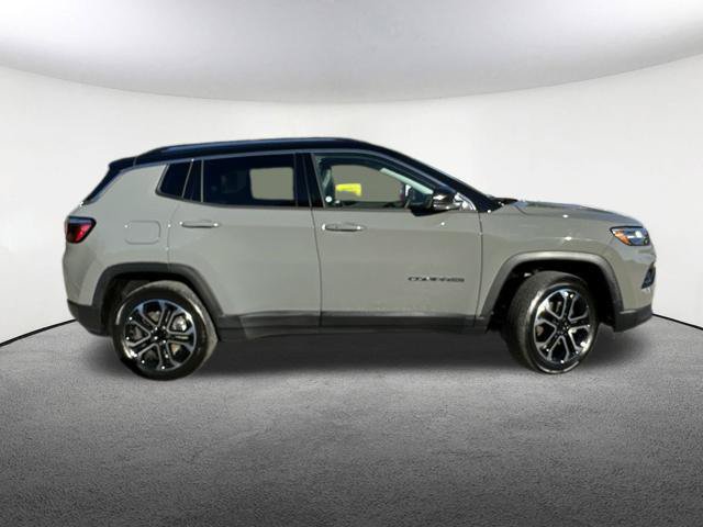 Used 2022 Jeep Compass Limited w/ Sun and Sound Group AWD/4WD image 19