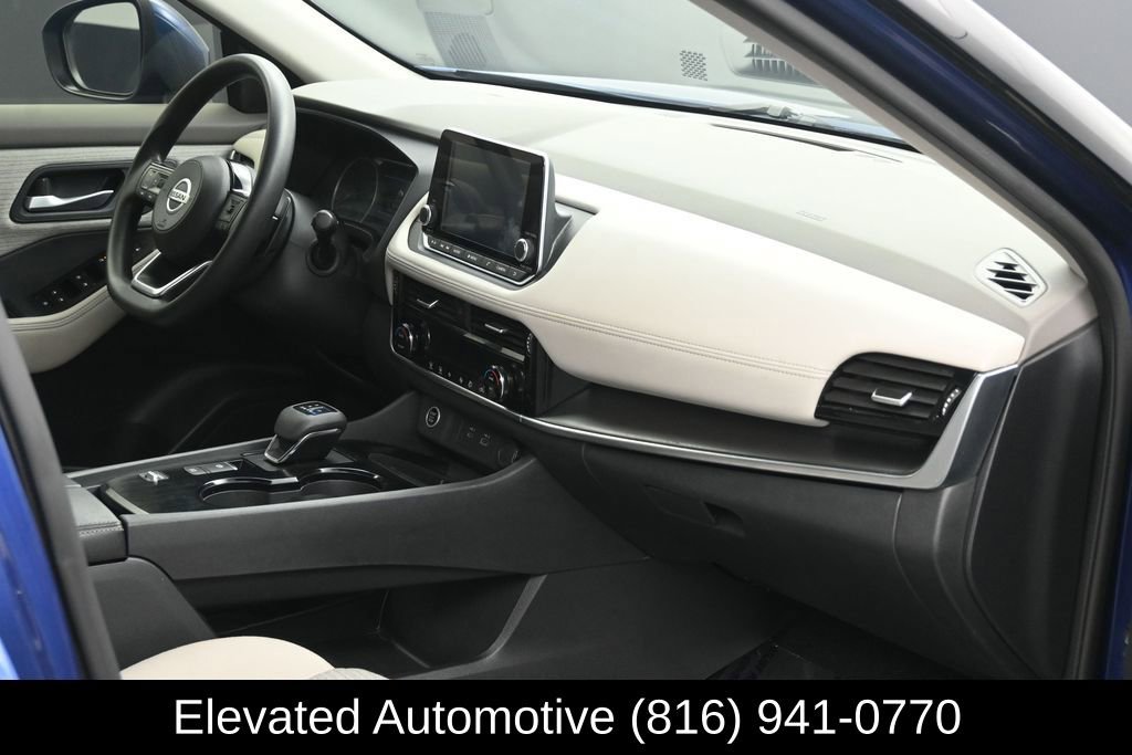 Used 2021 Nissan Rogue SV FWD image 6