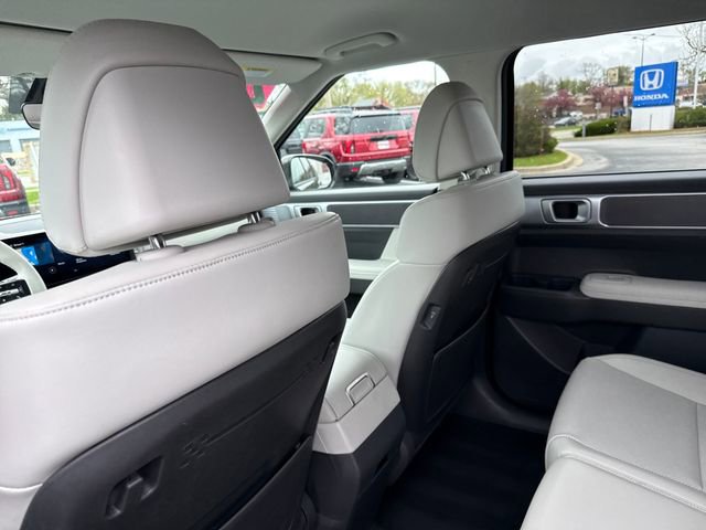 Used 2025 Hyundai Santa Fe SEL AWD/4WD image 20