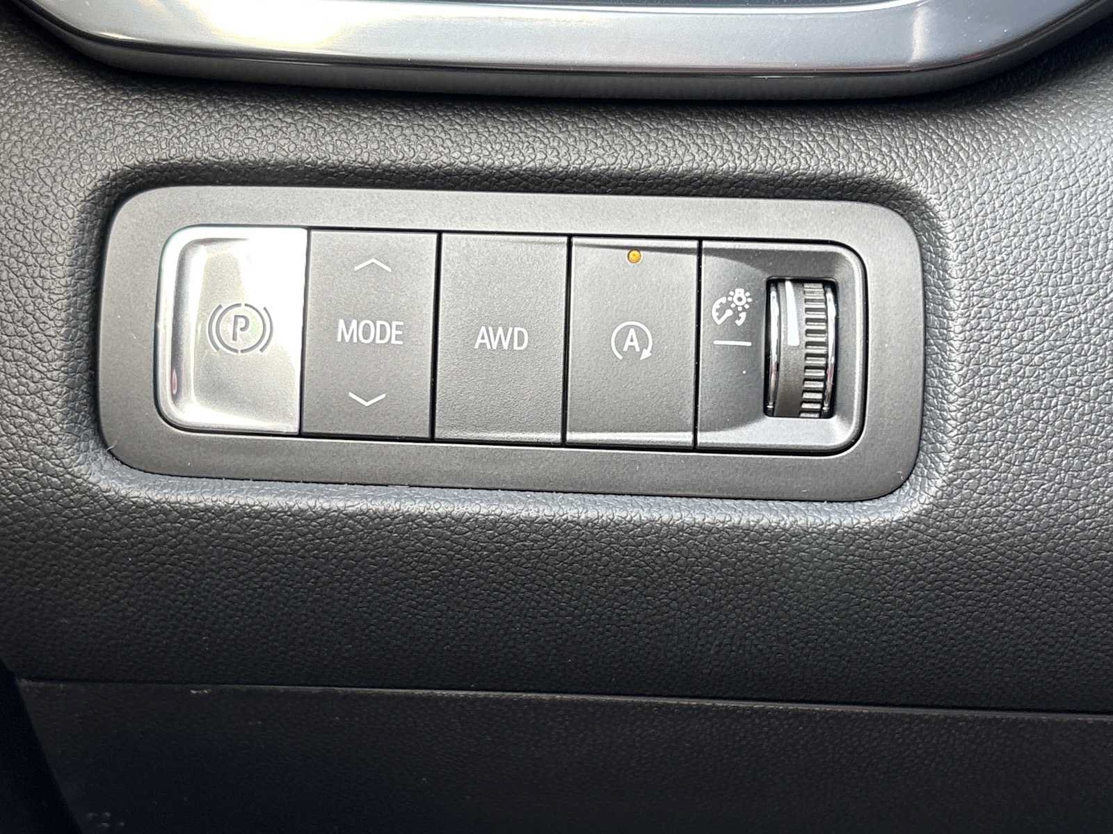 New 2026 GMC Acadia AT4 w/ Luxury Package AWD/4WD image 13