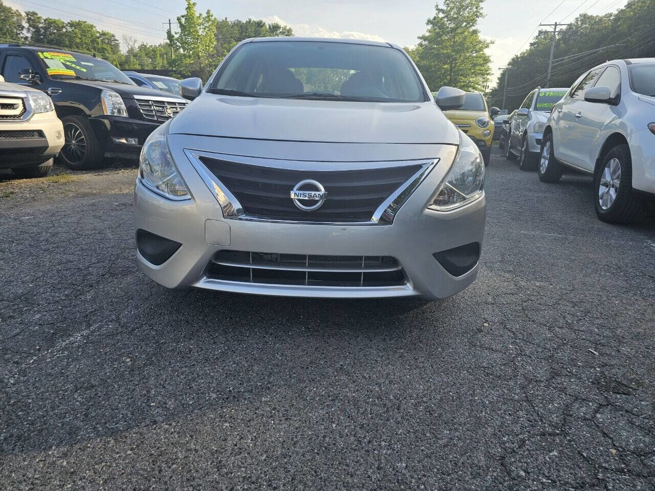 Used 2017 Nissan Versa S Plus image 2