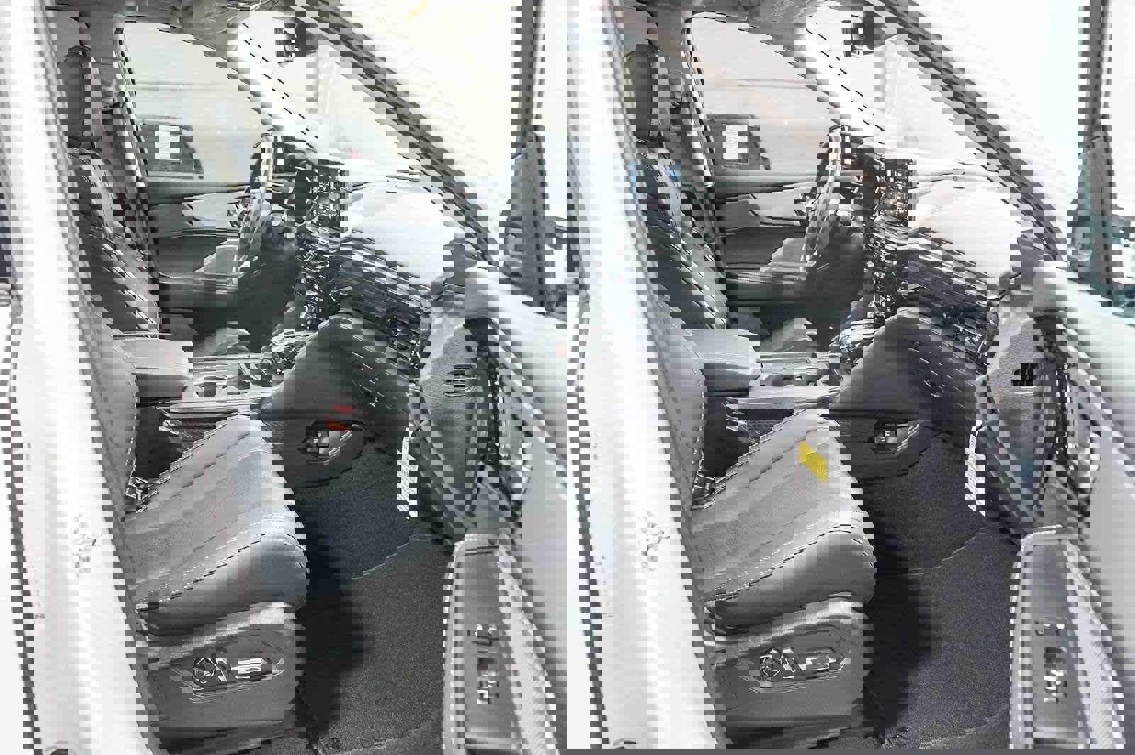 Used 2025 Acura MDX SH-AWD w/ Technology Package image 16